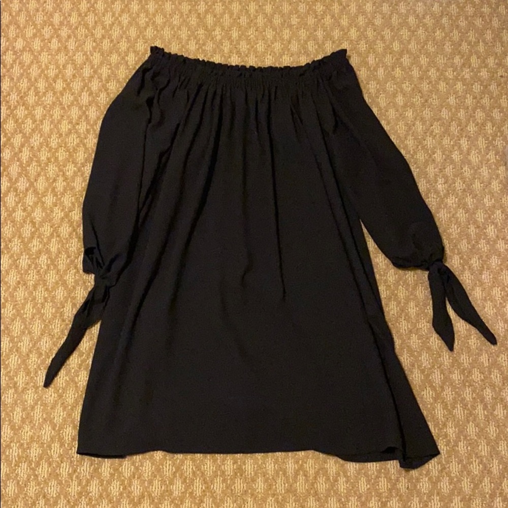 Sky&She black over the shoulder dress S